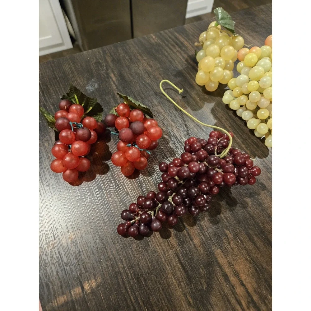 Grapes Realistic Artificial Decorative Clusters Plastic Rubber Fruit Lot Of 10
